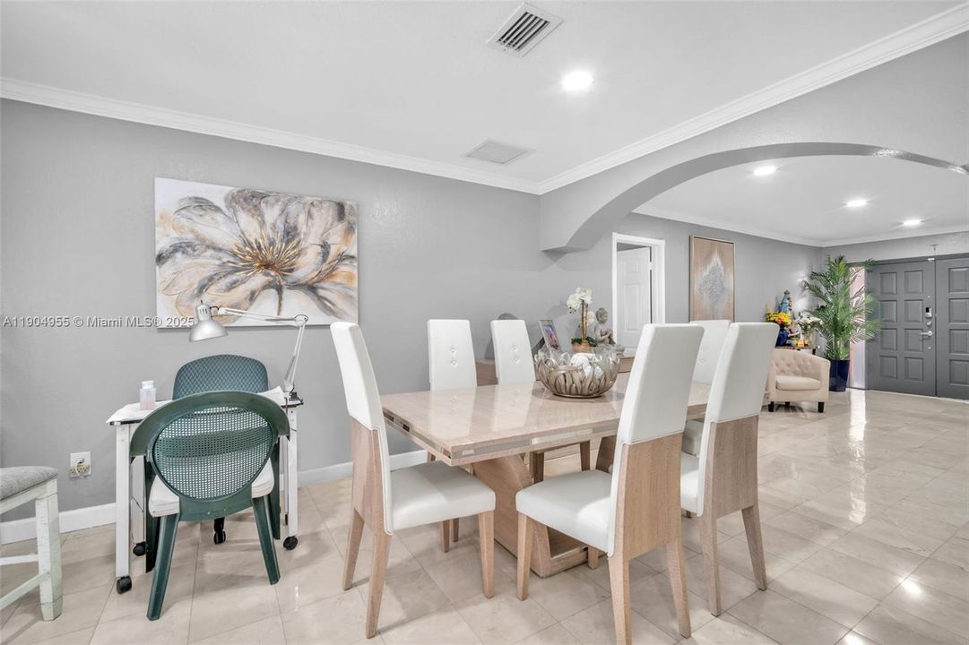 For Sale: $879,000 (4 beds, 3 baths, 2005 Square Feet)