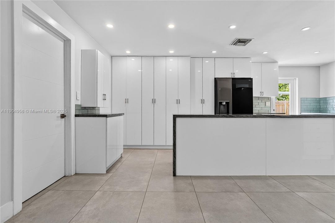 En Venta: $1,649,999 (4 camas, 3 baños, 1787 Pies cuadrados)