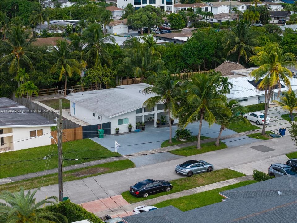 En Venta: $1,649,999 (4 camas, 3 baños, 1787 Pies cuadrados)