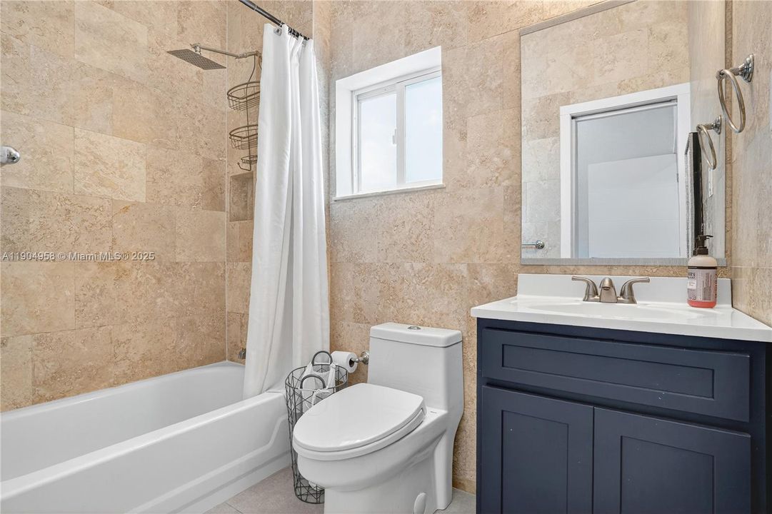 Junior Master Bath