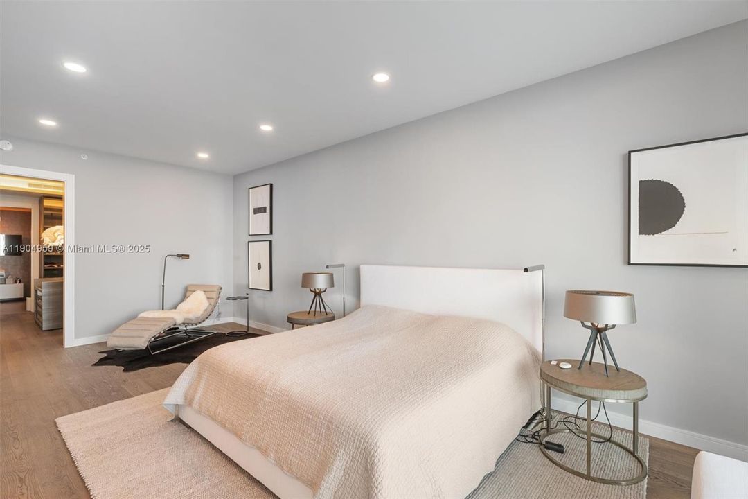 For Sale: $17,900,000 (3 beds, 4 baths, 3335 Square Feet)