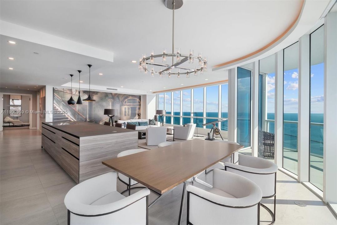 For Sale: $17,900,000 (3 beds, 4 baths, 3335 Square Feet)