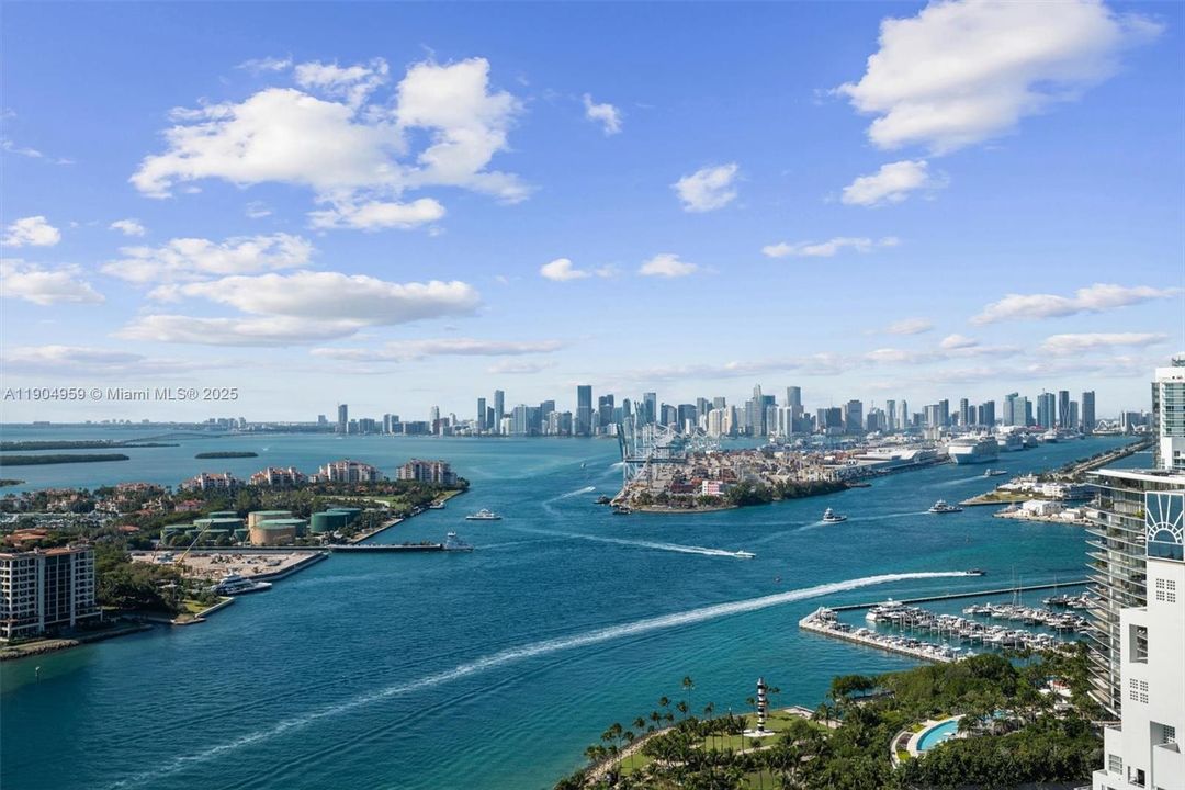 For Sale: $17,900,000 (3 beds, 4 baths, 3335 Square Feet)