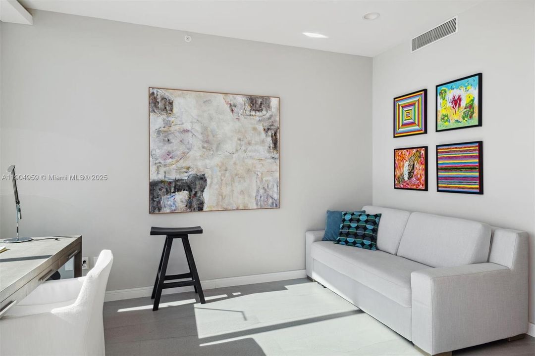 For Sale: $17,900,000 (3 beds, 4 baths, 3335 Square Feet)