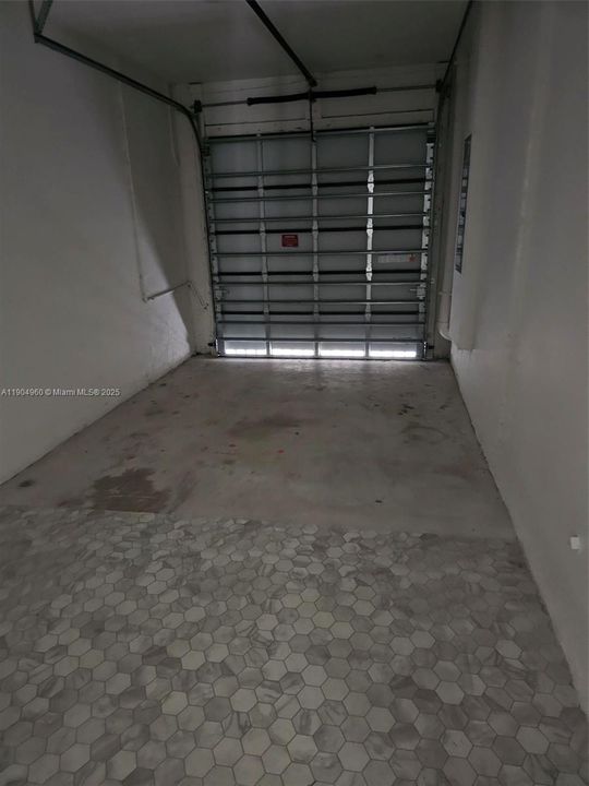 Activo con contrato: $3,700 (3 camas, 3 baños, 1776 Pies cuadrados)