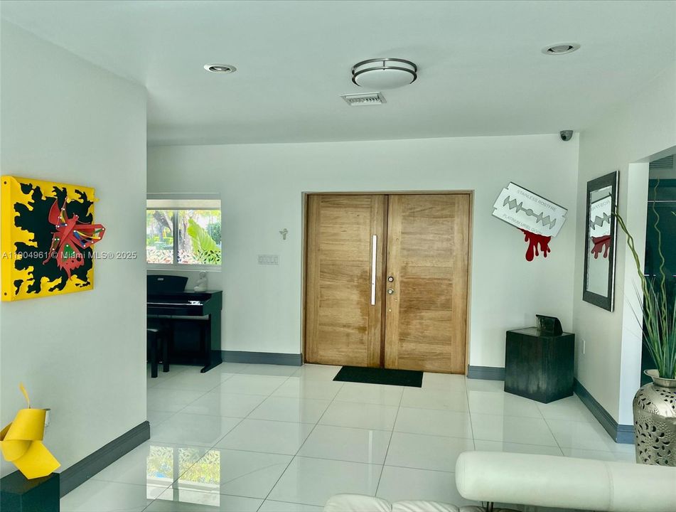 For Rent: $11,900 (3 beds, 3 baths, 2262 Square Feet)