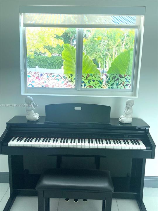 For Rent: $11,900 (3 beds, 3 baths, 2262 Square Feet)