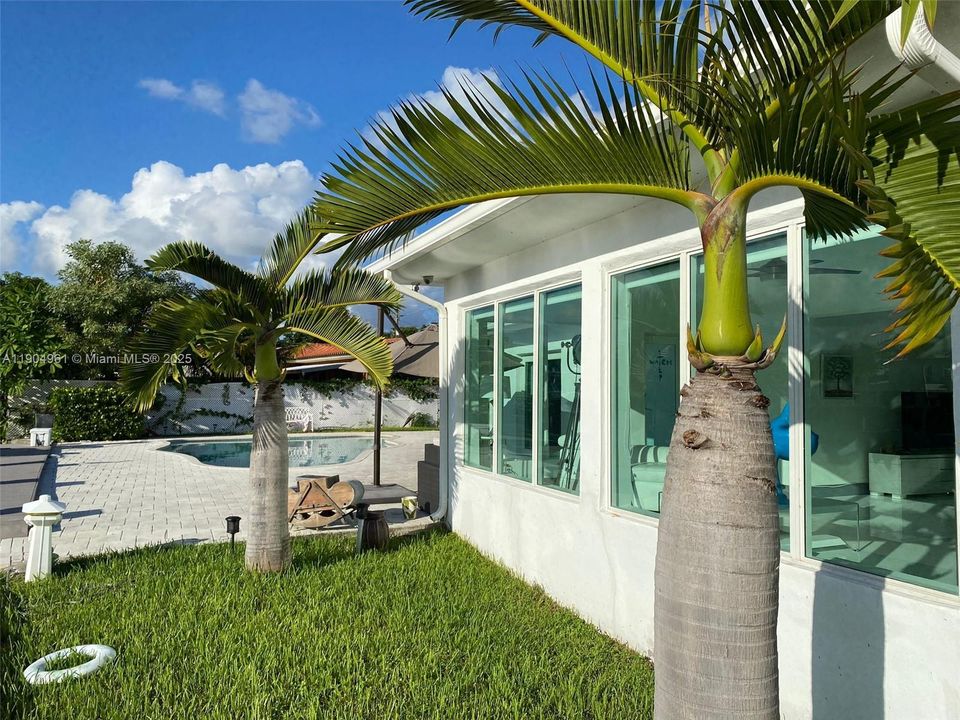 For Rent: $11,900 (3 beds, 3 baths, 2262 Square Feet)