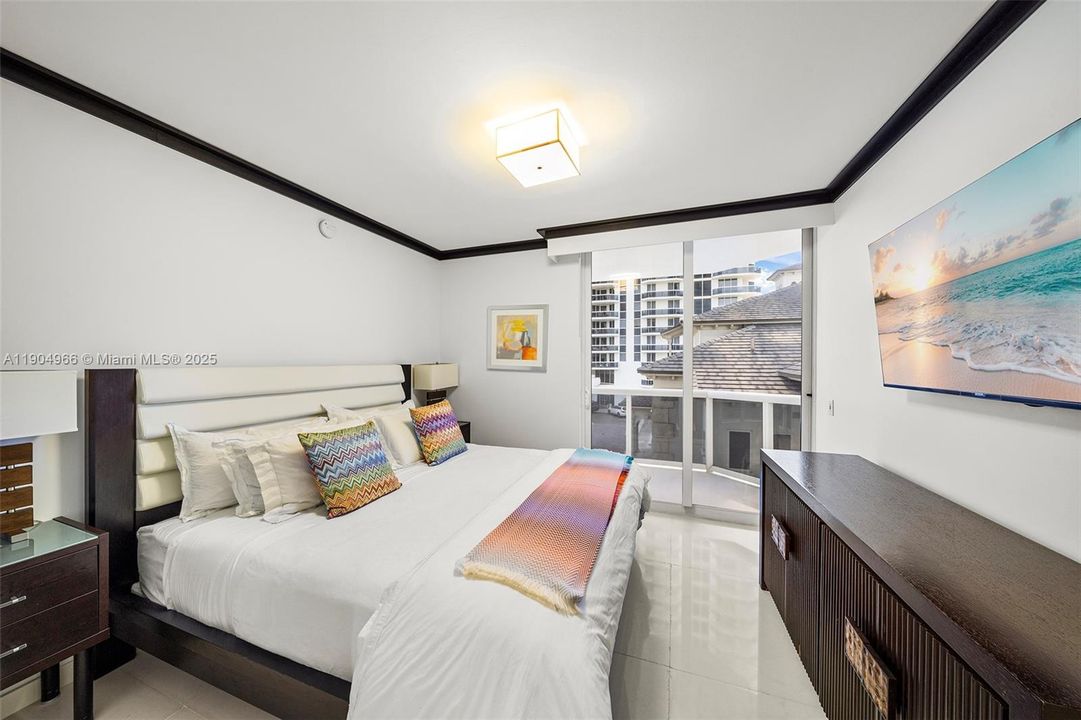 En Venta: $2,500,000 (2 camas, 3 baños, 2010 Pies cuadrados)