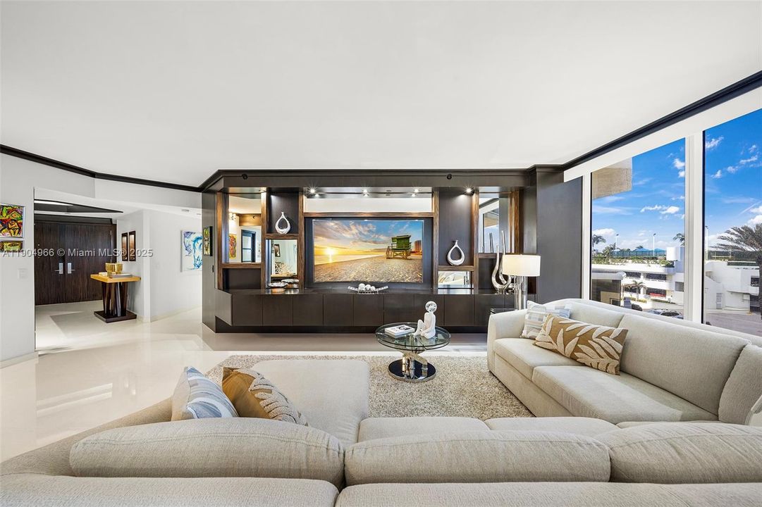 En Venta: $2,500,000 (2 camas, 3 baños, 2010 Pies cuadrados)