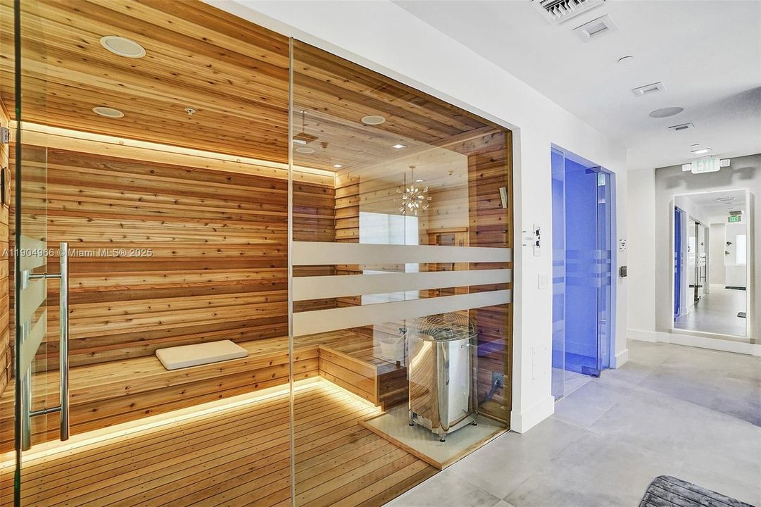 Club House - SPA - Blue & Green Diamond