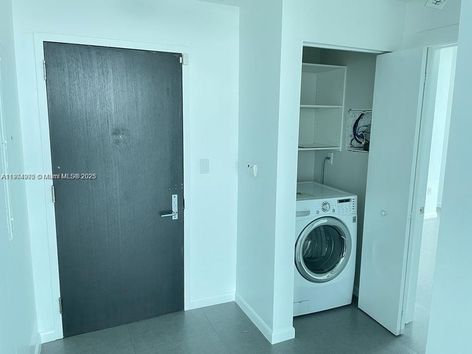 For Rent: $5,700 (2 beds, 2 baths, 1237 Square Feet)