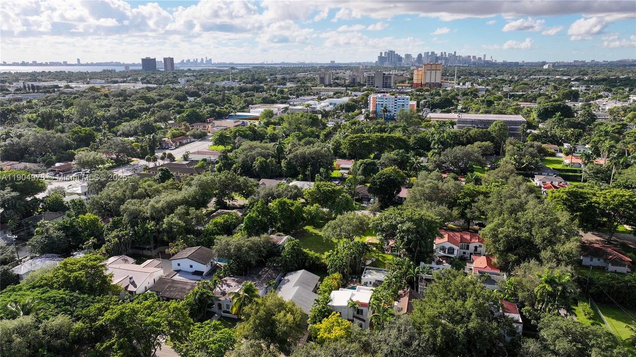 Под контрактом: $975,000 (14,500.00 acres)