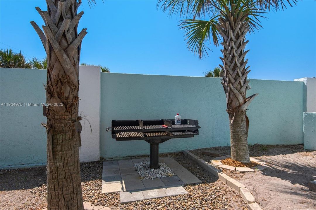 For Sale: $2,995,000 (4 beds, 4 baths, 2517 Square Feet)