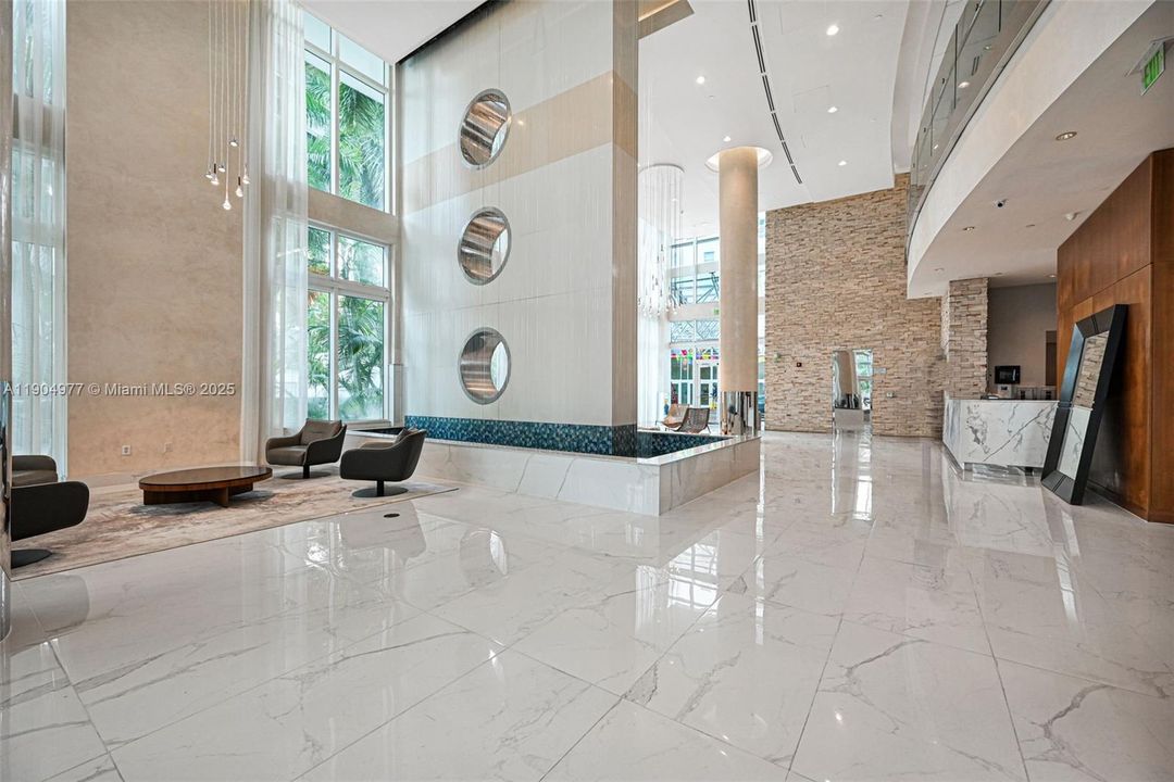 Recently Rented: $2,700 (1 beds, 1 baths, 987 Square Feet)