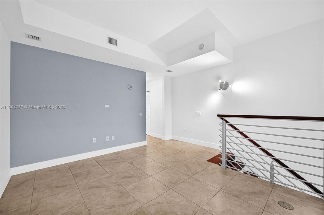 Recently Rented: $2,700 (1 beds, 1 baths, 987 Square Feet)