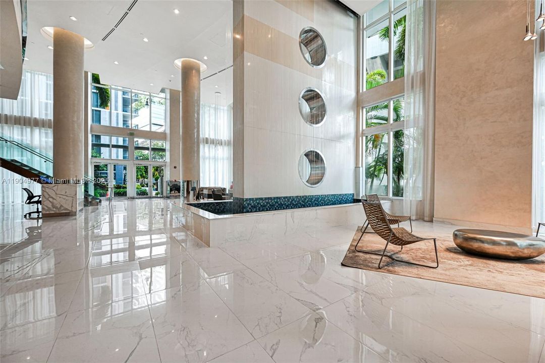 Recently Rented: $2,700 (1 beds, 1 baths, 987 Square Feet)