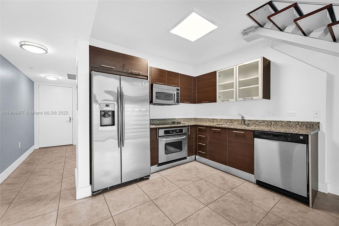 Recently Rented: $2,700 (1 beds, 1 baths, 987 Square Feet)