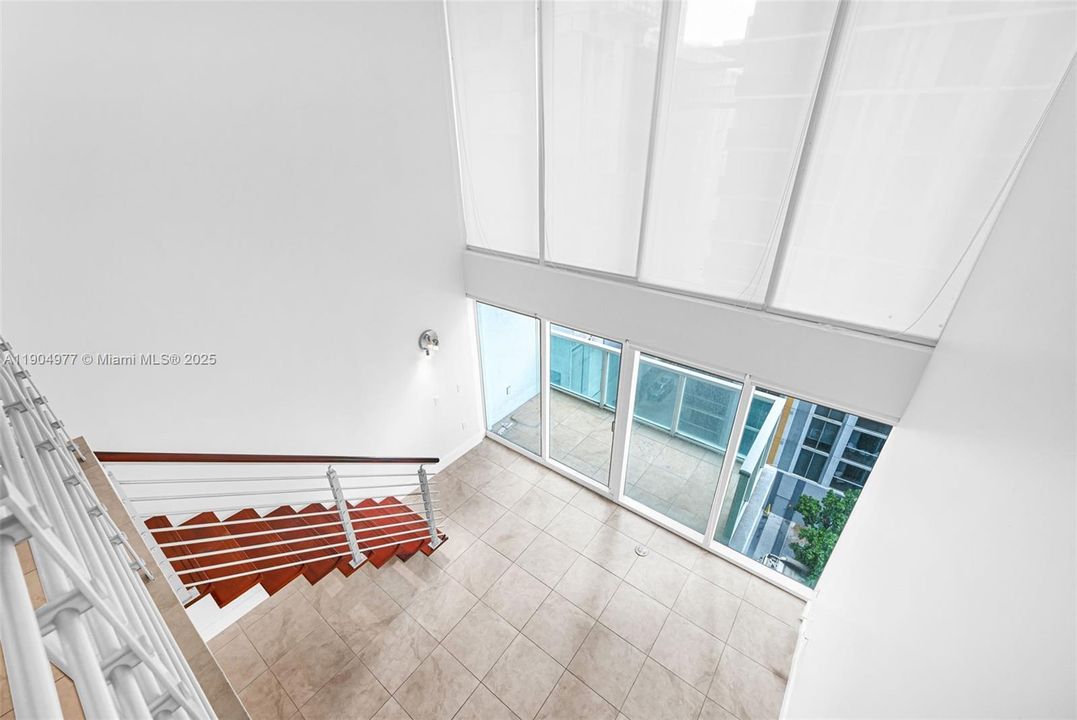 Recently Rented: $2,700 (1 beds, 1 baths, 987 Square Feet)