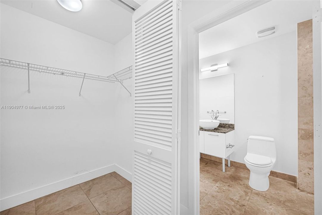 Recently Rented: $2,700 (1 beds, 1 baths, 987 Square Feet)