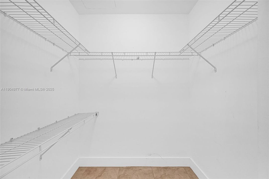 Recently Rented: $2,700 (1 beds, 1 baths, 987 Square Feet)