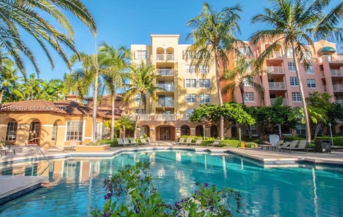 For Rent: $2,750 (2 beds, 2 baths, 1180 Square Feet)