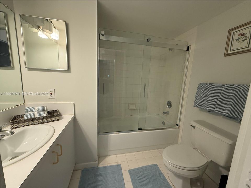 For Rent: $2,750 (2 beds, 2 baths, 1180 Square Feet)