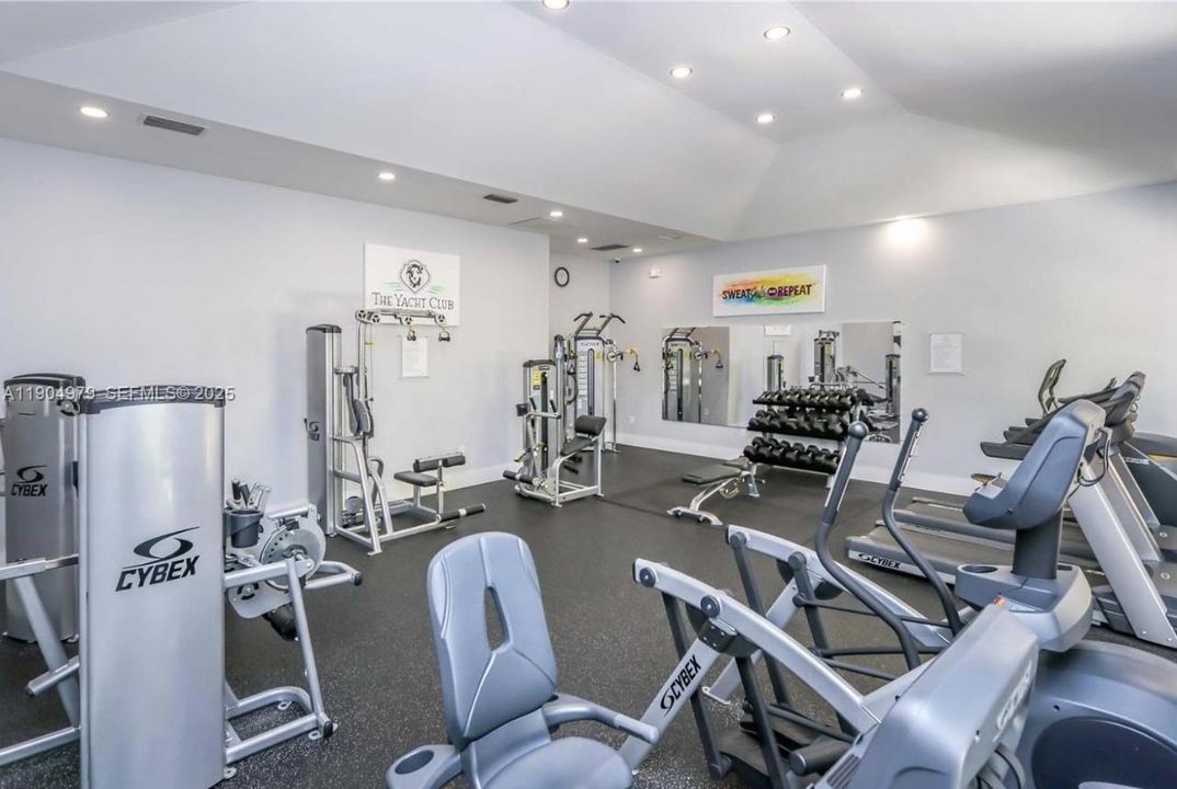 For Rent: $2,750 (2 beds, 2 baths, 1180 Square Feet)