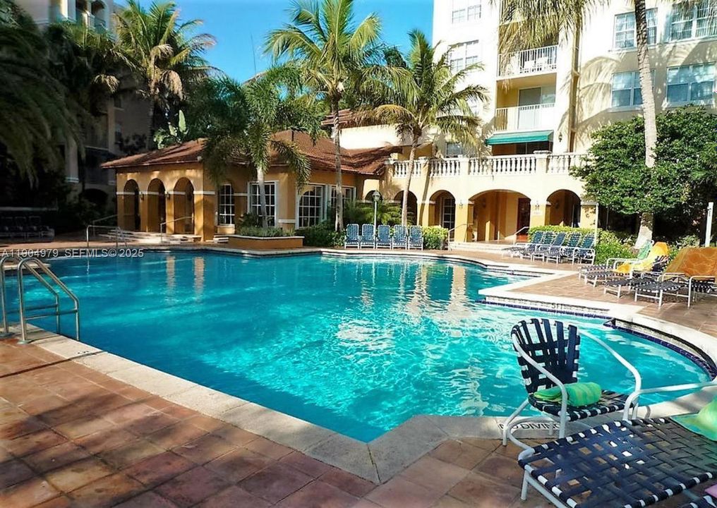 For Rent: $2,750 (2 beds, 2 baths, 1180 Square Feet)