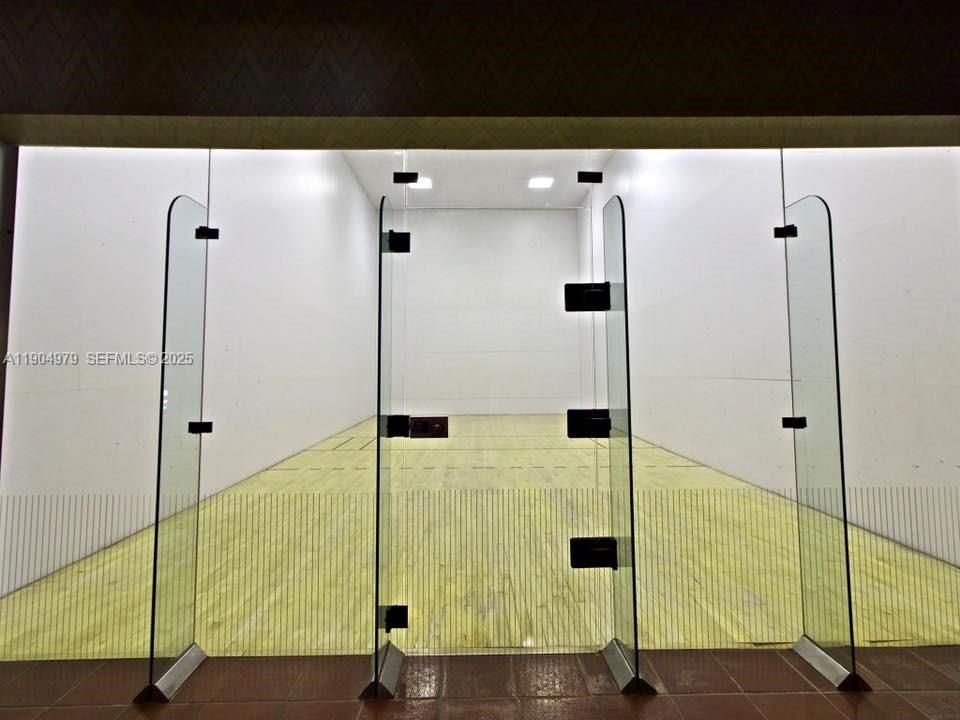 For Rent: $2,750 (2 beds, 2 baths, 1180 Square Feet)