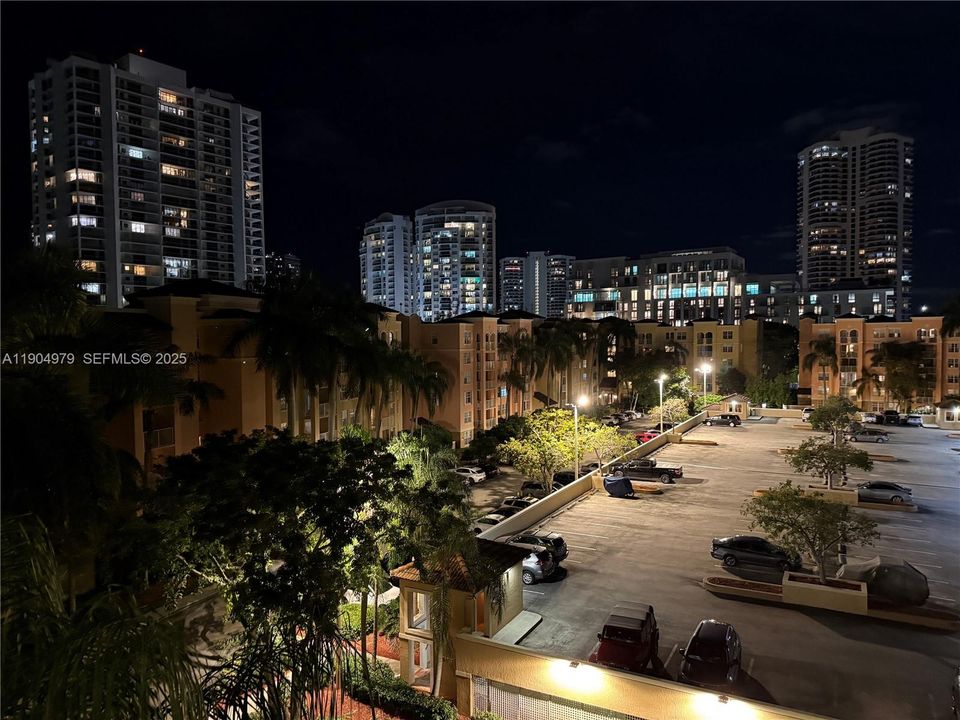 For Rent: $2,750 (2 beds, 2 baths, 1180 Square Feet)