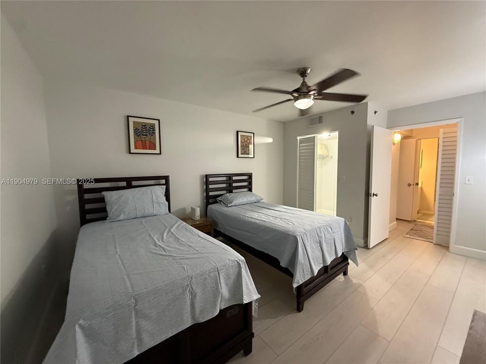 For Rent: $2,750 (2 beds, 2 baths, 1180 Square Feet)