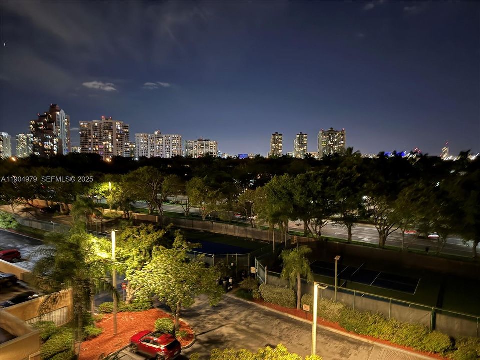 For Rent: $2,750 (2 beds, 2 baths, 1180 Square Feet)