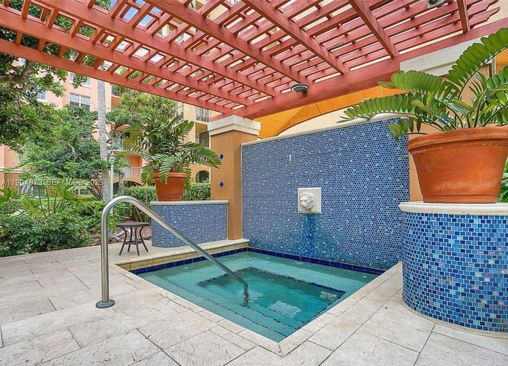 For Rent: $2,750 (2 beds, 2 baths, 1180 Square Feet)