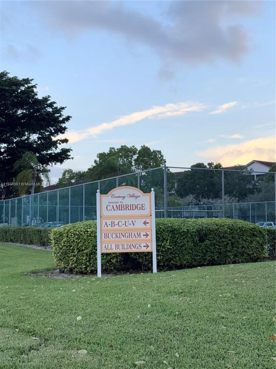 For Sale: $199,000 (2 beds, 1 baths, 1020 Square Feet)