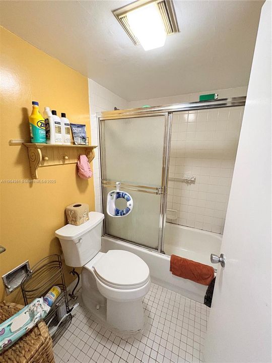 For Sale: $199,000 (2 beds, 1 baths, 1020 Square Feet)
