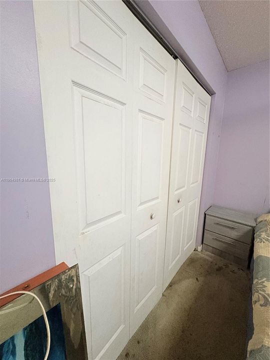 For Sale: $199,000 (2 beds, 1 baths, 1020 Square Feet)