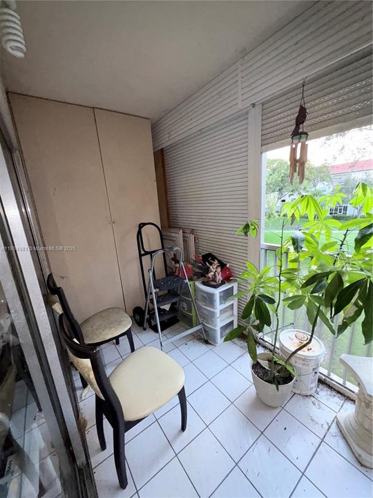 For Sale: $199,000 (2 beds, 1 baths, 1020 Square Feet)