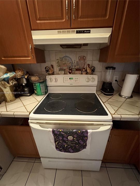 For Sale: $199,000 (2 beds, 1 baths, 1020 Square Feet)