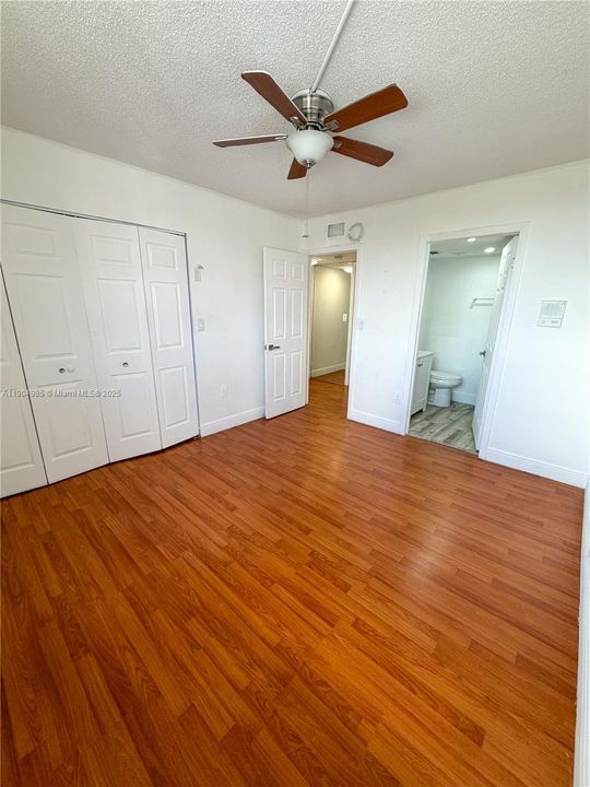 For Rent: $2,799 (2 beds, 2 baths, 1284 Square Feet)