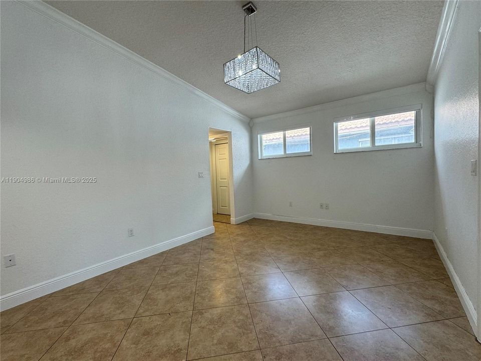 For Rent: $3,800 (3 beds, 2 baths, 1542 Square Feet)