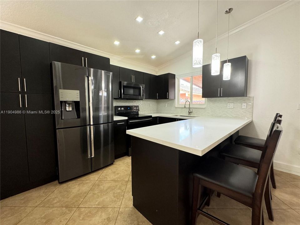 For Rent: $3,800 (3 beds, 2 baths, 1542 Square Feet)