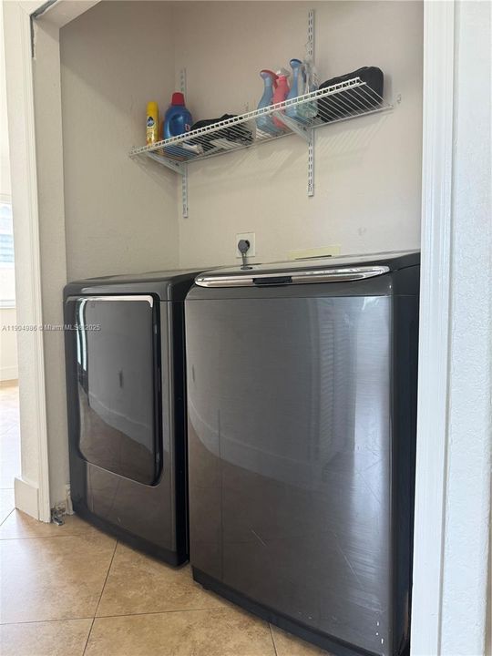 For Rent: $3,800 (3 beds, 2 baths, 1542 Square Feet)