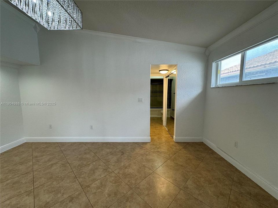 For Rent: $3,800 (3 beds, 2 baths, 1542 Square Feet)
