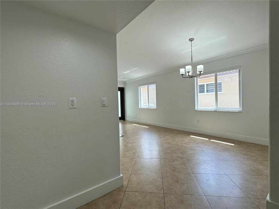 For Rent: $3,800 (3 beds, 2 baths, 1542 Square Feet)
