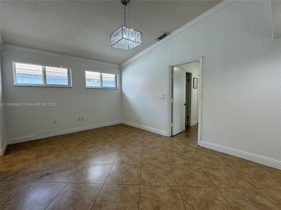 For Rent: $3,800 (3 beds, 2 baths, 1542 Square Feet)