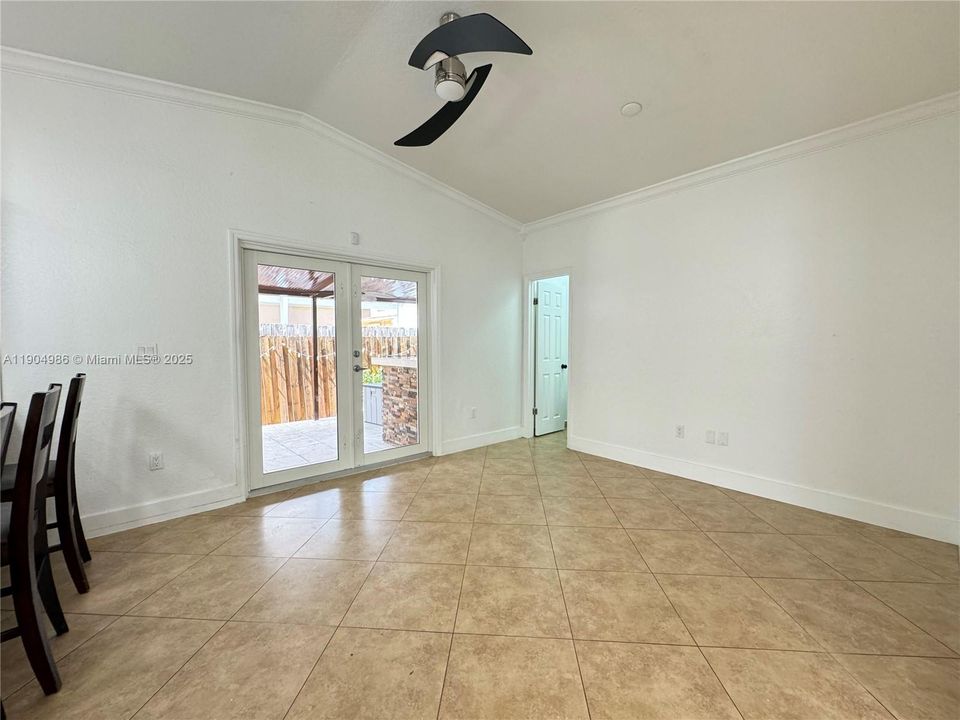 For Rent: $3,800 (3 beds, 2 baths, 1542 Square Feet)