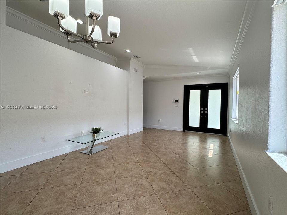 For Rent: $3,800 (3 beds, 2 baths, 1542 Square Feet)