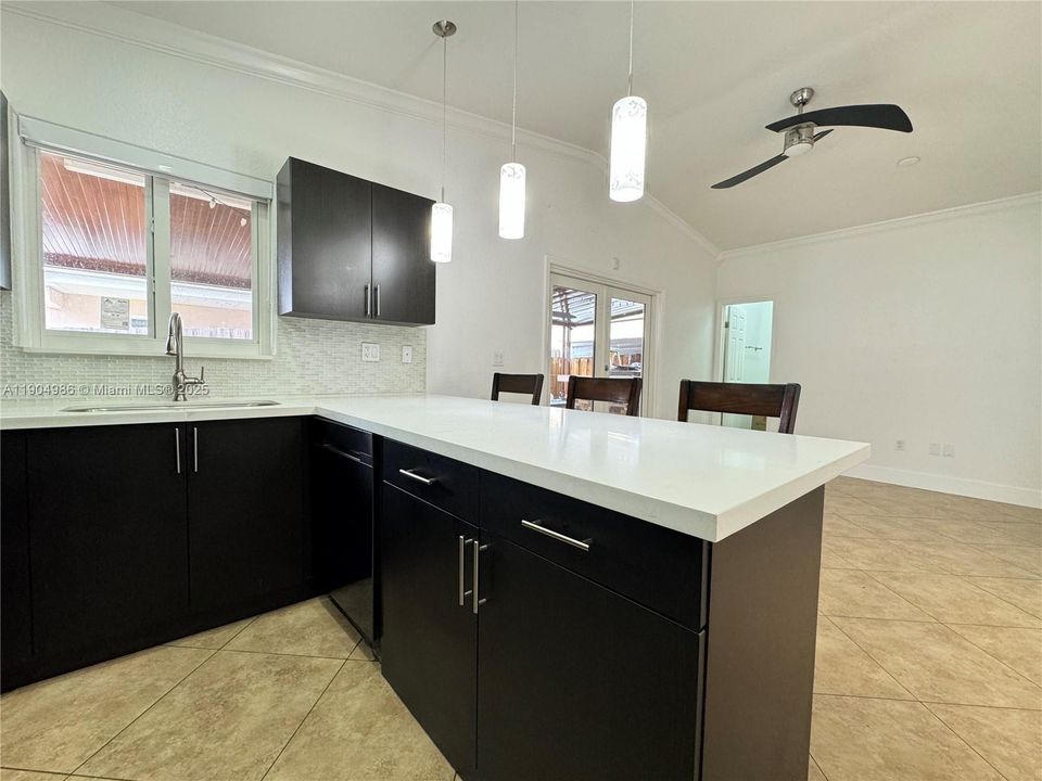 For Rent: $3,800 (3 beds, 2 baths, 1542 Square Feet)