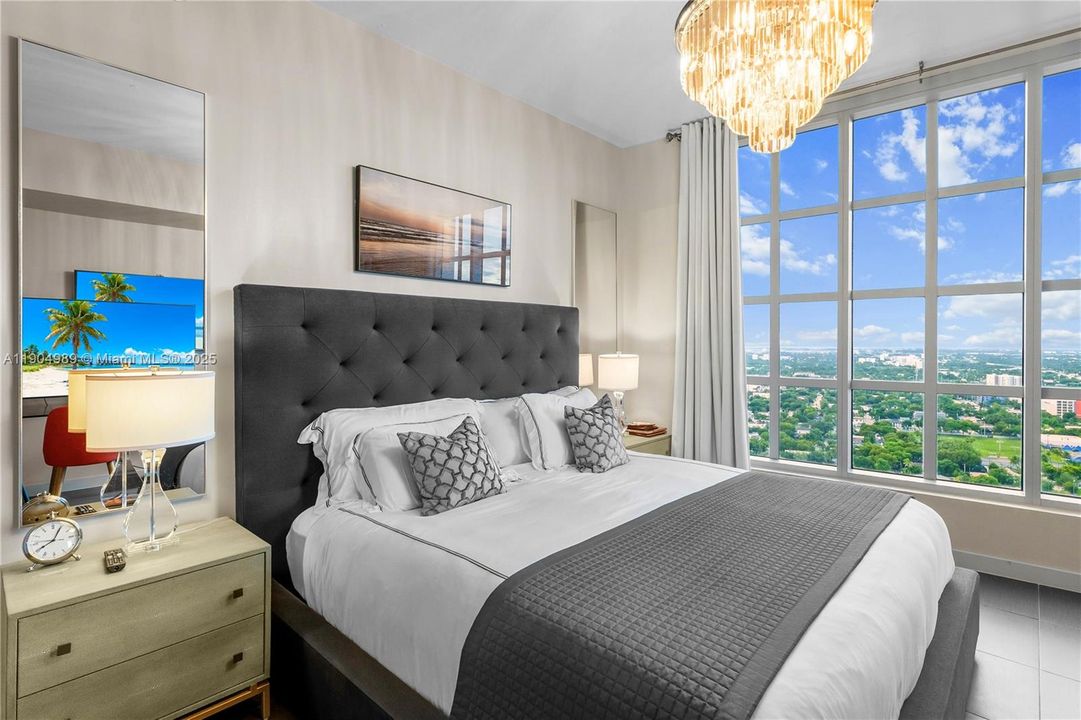 For Sale: $735,000 (2 beds, 2 baths, 1181 Square Feet)